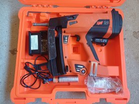 Location pistolet a colle